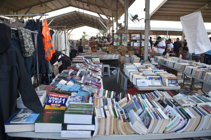 انطلاق أول معرض كتب بالسوق الشعبي