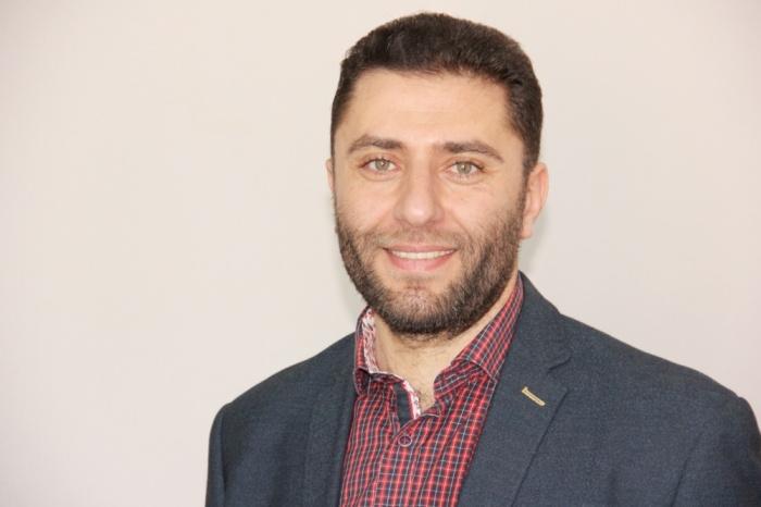 نساء معلقات في المحاكم.. التنازل مقابل الحرية