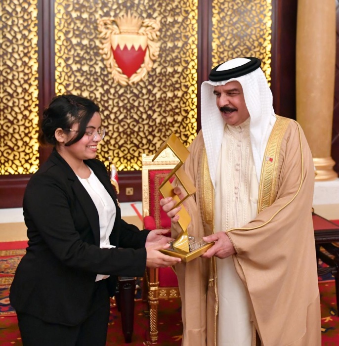 الملك: إشراك الشباب في الشأن الوطني رهان رابح