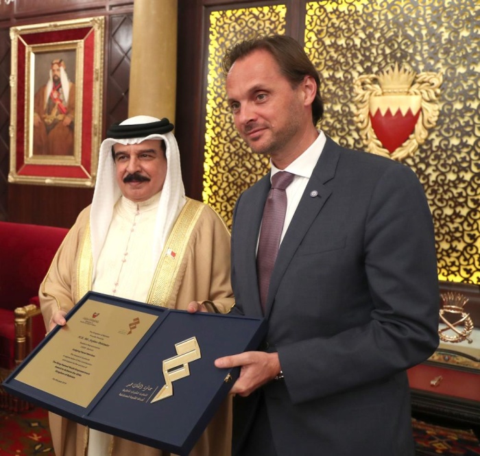 الملك: إشراك الشباب في الشأن الوطني رهان رابح