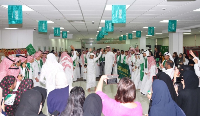 طلبة "الخليج العربي" يحتفلون باليوم الوطني السعودي