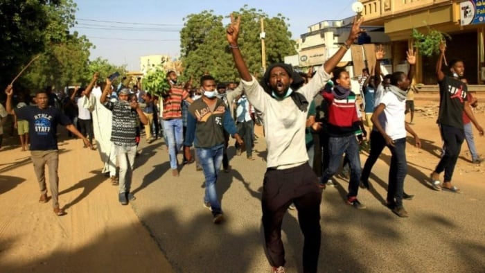 قيادي بـ "الحرية والتغيير" لـ "الوطن": تمديد "الطوارئ" بالسودان لحماية الثورة