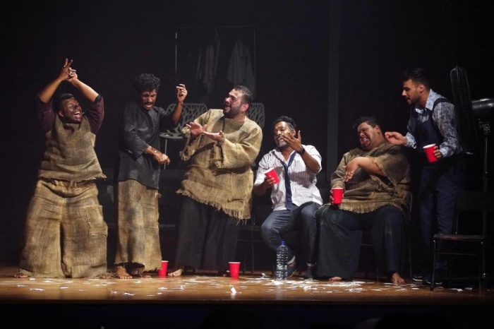 "مسرحنا الذي" لنادي الحالة يلقى تفاعلاً كبيراً بمهرجان خالد بن حمد للمسرح الشبابي