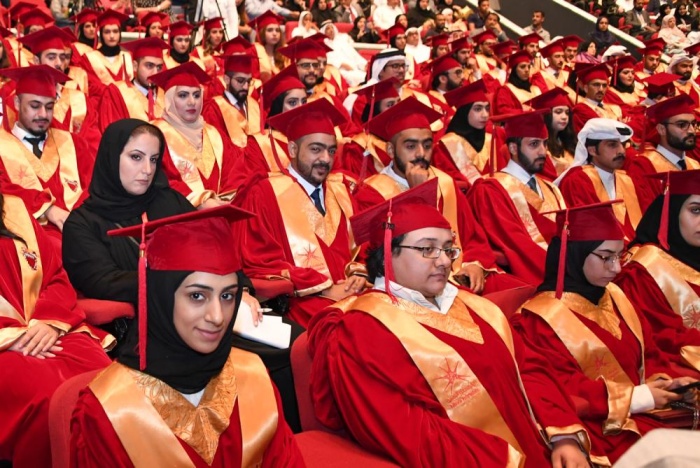 محمد بن مبارك يرعى حفل تخريج الفوج السادس لكلية "بوليتكنك البحرين"