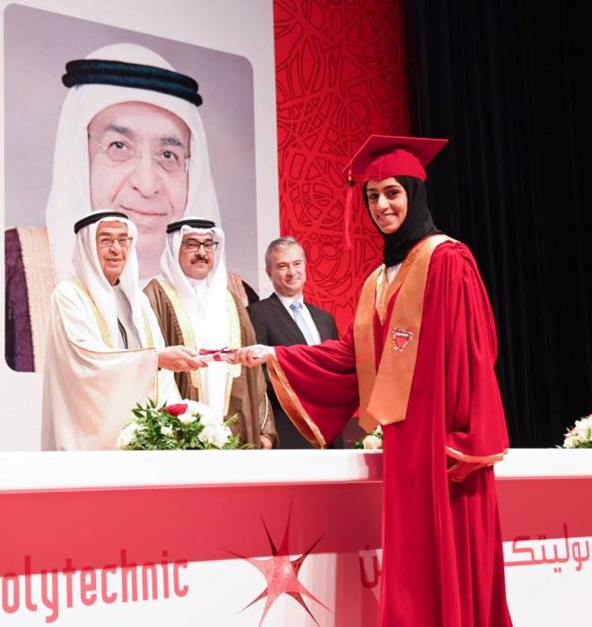 محمد بن مبارك يرعى حفل تخريج الفوج السادس لكلية "بوليتكنك البحرين"
