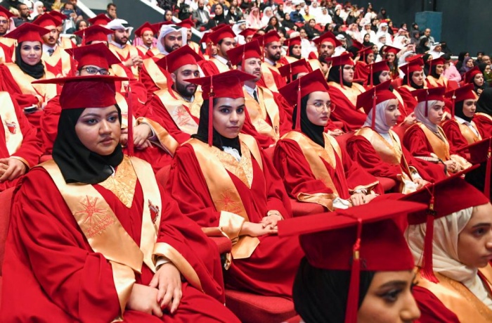 محمد بن مبارك يرعى حفل تخريج الفوج السادس لكلية "بوليتكنك البحرين"