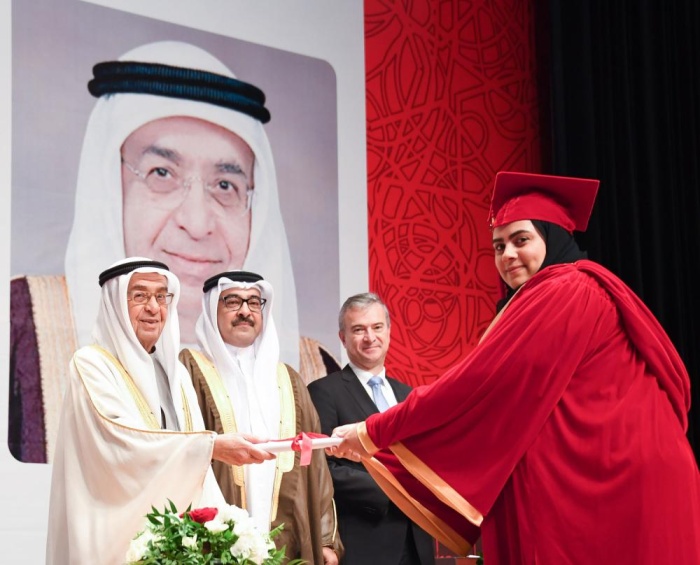 محمد بن مبارك يرعى حفل تخريج الفوج السادس لكلية "بوليتكنك البحرين"