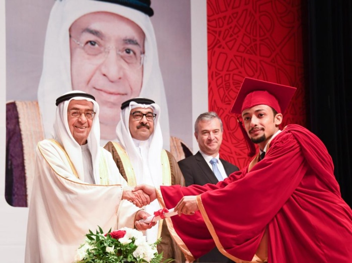 محمد بن مبارك يرعى حفل تخريج الفوج السادس لكلية "بوليتكنك البحرين"