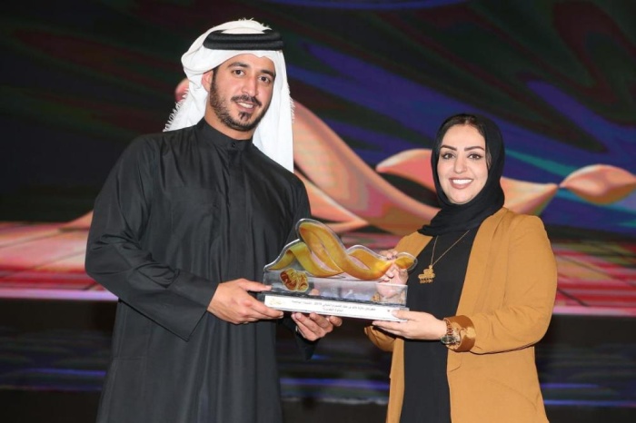 مسرحية "أين عقلي يا قلب" تكتسح جوائز مهرجان خالد بن حمد