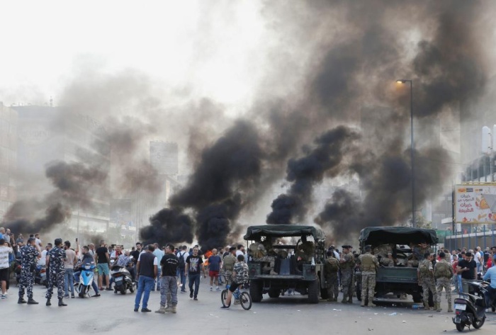 بالصور - بيروت تحترق بإطلاق النار والشغب والغاز المسيل للدموع