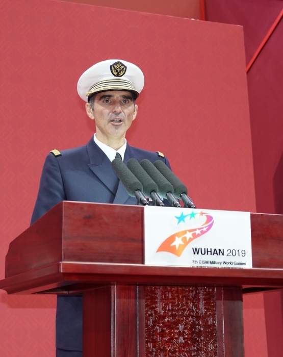 بعثة المنتخبات العسكرية لقوة الدفاع تشارك في حفل افتتاح دورة الألعاب الرياضية بالصين