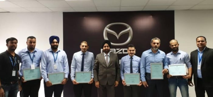 موظفو "مازدا" يحصلون على شهادة Master MazdaMaster Mazda