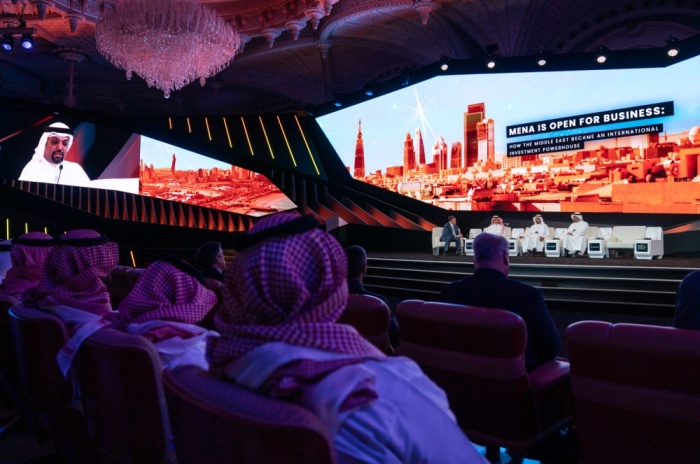 وزير المالية من الرياض: مبادرات تنويع الاقتصاد قادت "غير النفطي" للنمو 7% سنوياً