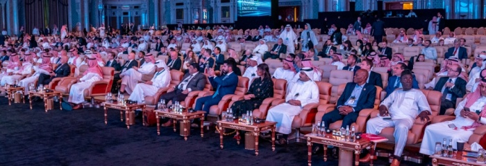 وزير المالية من الرياض: مبادرات تنويع الاقتصاد قادت "غير النفطي" للنمو 7% سنوياً