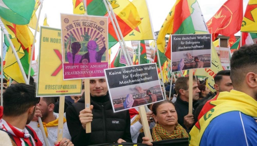 الآلاف يتظاهرون بألمانيا لوقف عدوان تركيا على سوريا