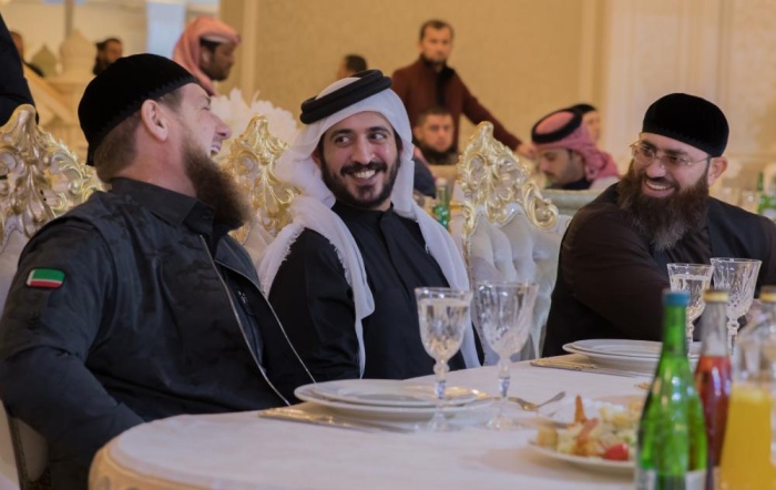 خالد بن حمد: علاقات مميزة تربطنا مع الشيشان على مختلف الأصعدة