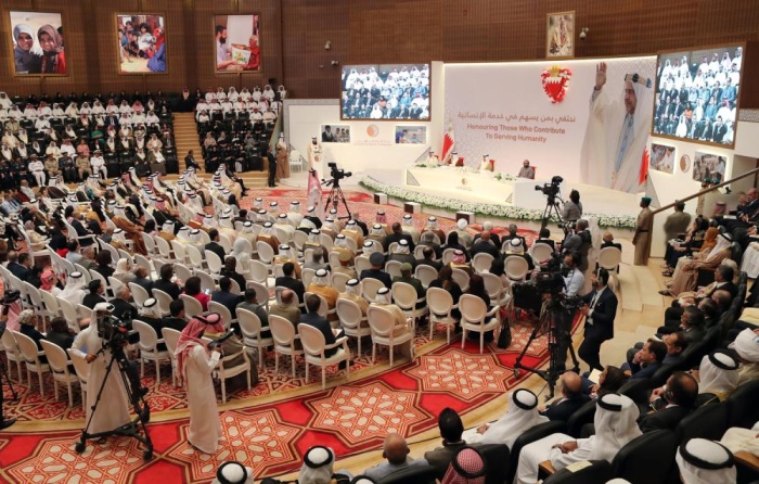 الملك: "جائزة عيسى لخدمة الإنسانية" استذكار دائم التوهج لمسيرة والد الجميع عيسى بن سلمان