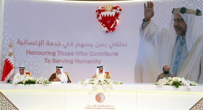 الملك: "جائزة عيسى لخدمة الإنسانية" استذكار دائم التوهج لمسيرة والد الجميع عيسى بن سلمان