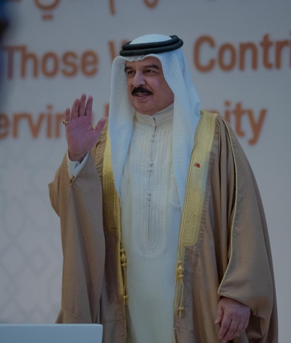 الملك: "جائزة عيسى لخدمة الإنسانية" استذكار دائم التوهج لمسيرة والد الجميع عيسى بن سلمان