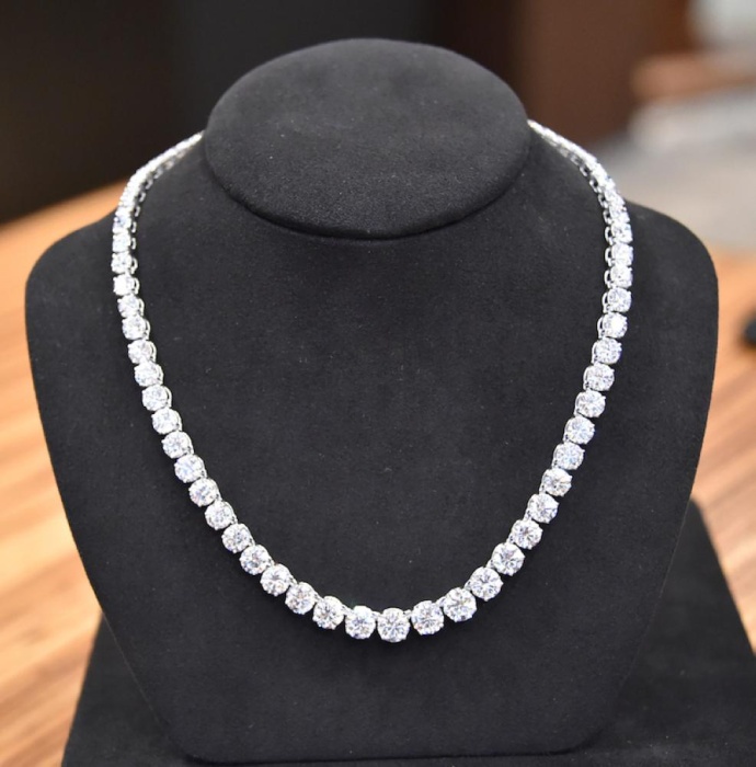 "مركز مجوهرات البحرين" يعرض 25 ألف قطعة في معرض الجواهر