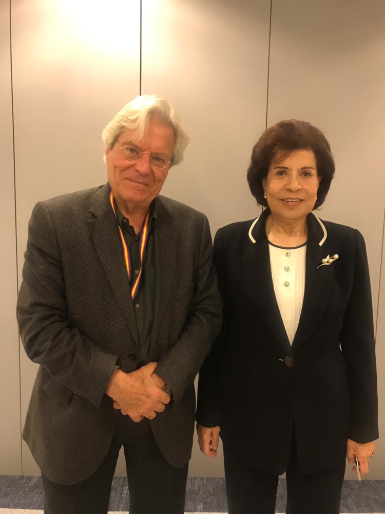 سفيرة البحرين في بروكسل تجتمع مع عدد من نواب البرلمان الأوروبي