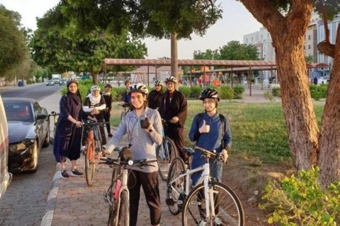 فريق دراجات نسائي يحاكي المستقبل في السعودية