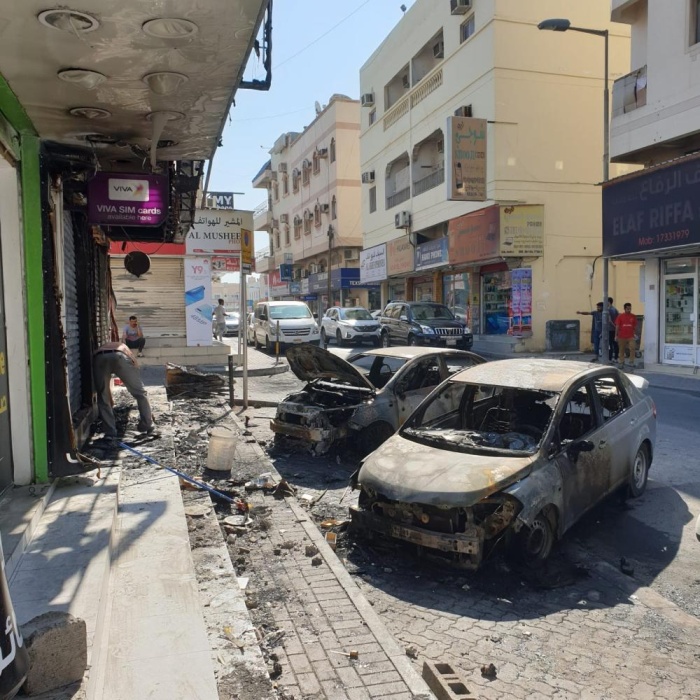 احتراق سيارة وتضرر 6 مركبات ومحلات تجارية بـ"سوق الرفاع"