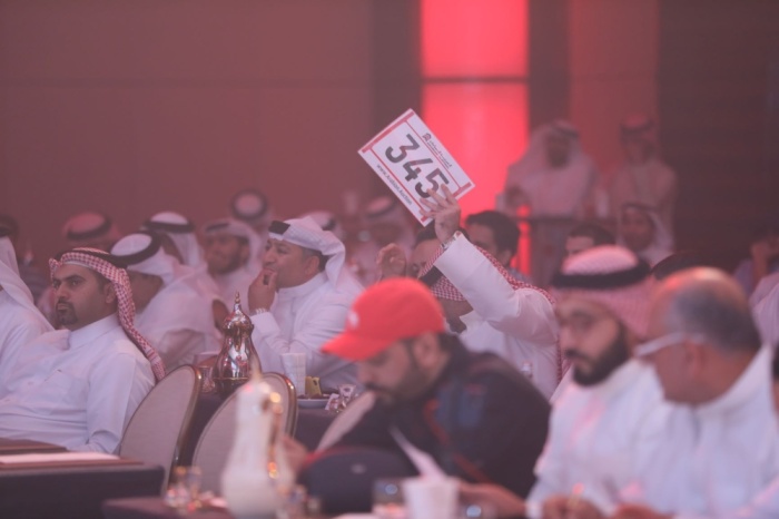 564,000 ألف دينار حصيلة بيع 25 رقماً مميزاً للوحات السيارات - صحيفة الوطن