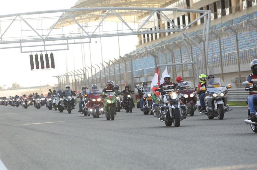 محافظ العاصمة: مهرجان الدراجات النارية عكس معاني الولاء للوطن وقيادته