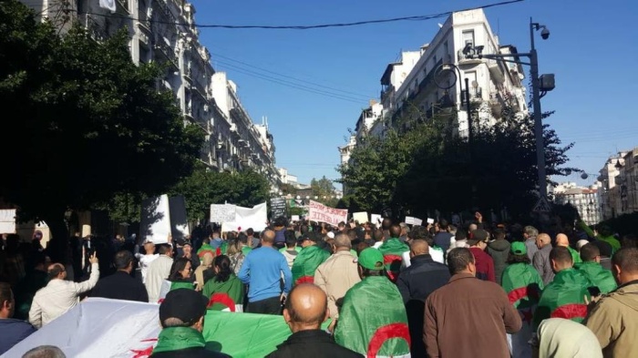 قبل أسبوع من رئاسيات الجزائر.. مسيرات تطالب بتحقيق مطالب الحراك