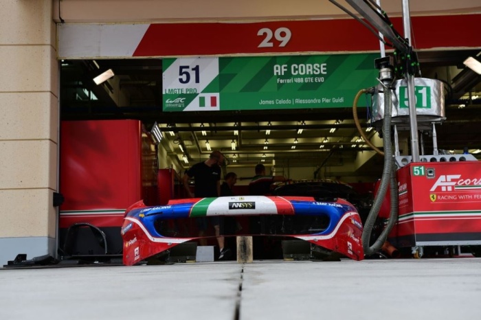 وصول سائقي وفرق البطولة العالمية للتحمل استعدادا لسباق بابكو البحرين