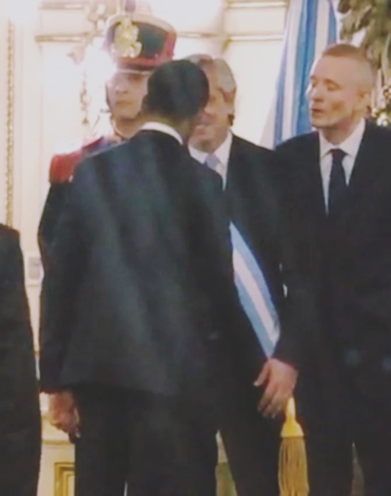 مندوب البحرين في الأمم المتحدة يحضر مراسم تسليم السلطة لرئيس الأرجنتين