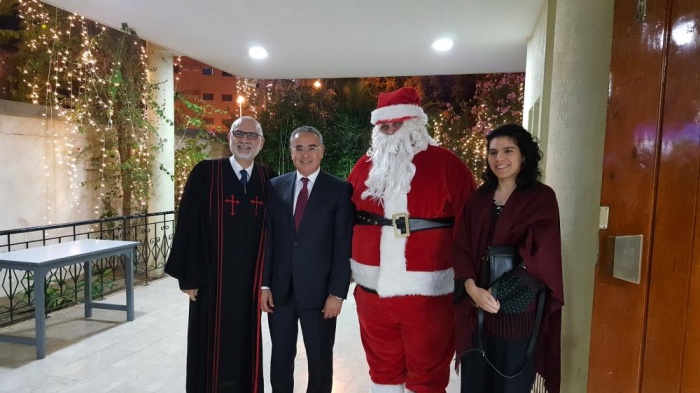 بالصور.. المسيحيون بالبحرين يحتفلون بـ "أعياد الميلاد" في أجواء التسامح والسلام