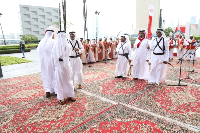 علم البحرين يزيّن مبنى آركابيتا بمساحة 3850 متراً مربعاً