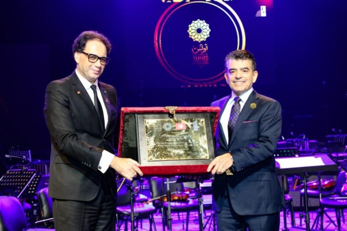 تونس تسلم القاهرة مشعل عاصمة الثقافة الإسلامية عن المنطقة العربية