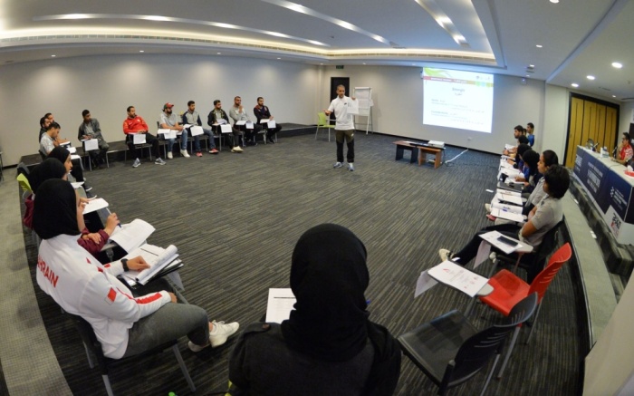 "الأولمبية" تشرع بتوزيع مكافآت الفوز للاعبي منتخب كرة اليد