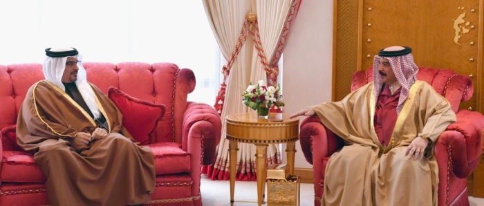 الملك يستقبل ولي العهد: أبناء البحرين أسهموا بإثراء مسيرة العمل الوطني