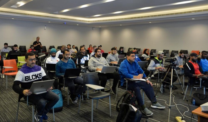 تنظمها "الأولمبية".. انطلاق دورة التحليل الحركي بمشاركة 35 دارساً