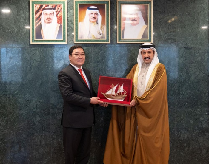 عبدالله بن أحمد: القارة الآسيوية تحتل مكانة متقدمة لدى البحرين