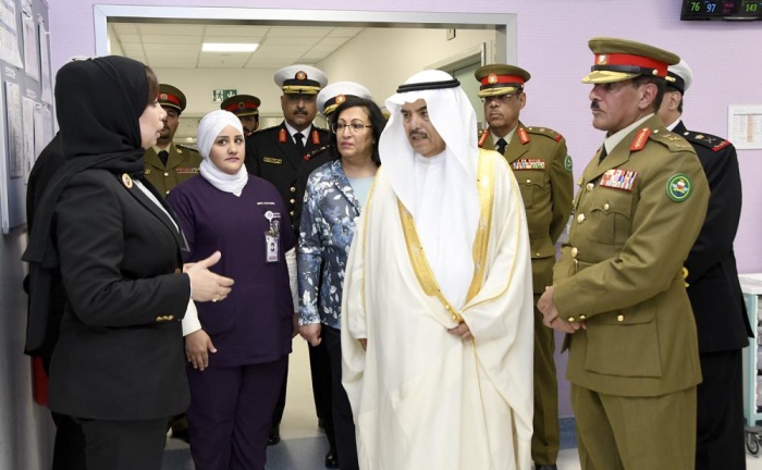 القائد العام ينيب وزير شؤون الدفاع لافتتاح عدد من الأقسام بـ"الملك حمد الجامعي"