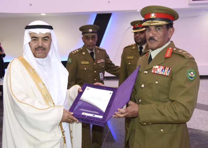 القائد العام ينيب وزير شؤون الدفاع لافتتاح عدد من الأقسام بـ"الملك حمد الجامعي"