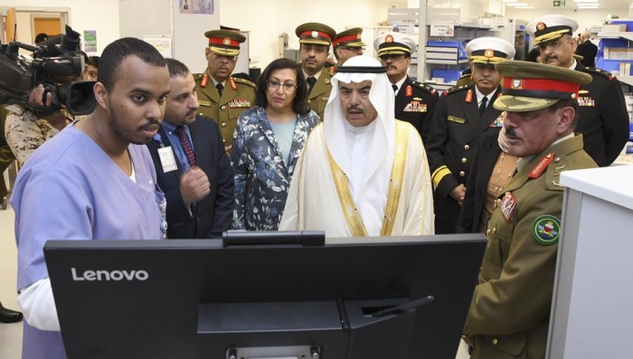 القائد العام ينيب وزير شؤون الدفاع لافتتاح عدد من الأقسام بـ"الملك حمد الجامعي"