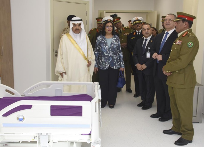القائد العام ينيب وزير شؤون الدفاع لافتتاح عدد من الأقسام بـ"الملك حمد الجامعي"