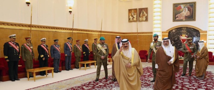 الملك: نقدر ما يبذله منتسبو قوة الدفاع لأمن المواطنين بكل كفاءة وبروح وطنية ثابتة