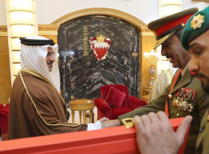 الملك: نقدر ما يبذله منتسبو قوة الدفاع لأمن المواطنين بكل كفاءة وبروح وطنية ثابتة