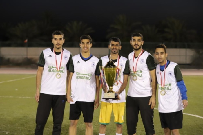 "شباب الهملة" ينظِّم سداسيات في كرة القدم بمناسبة اليوم الرياضي