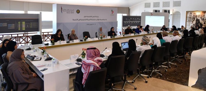 الأنصاري تفتتح أعمال ورشة عمل "تصميم مؤشر مشاركة المرأة الخليجية بالتنمية"