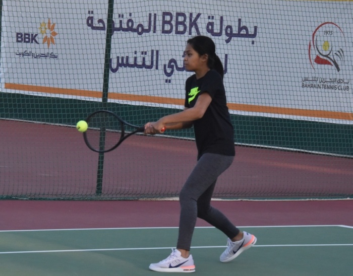 السبت فردي الآنسات في بطولة BBK  للناشئين بنادي البحرين للتنس