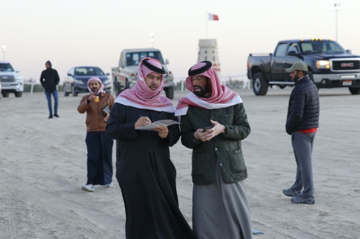 "ثالثة فارس الموروث" تنهي مرحلة الهجن والصقور