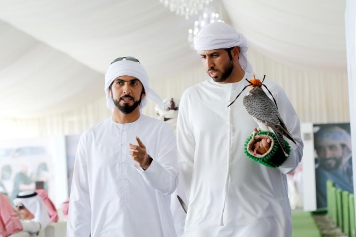 صقارو الإمارات يتألقون في بطولة ناصر بن حمد الدولية